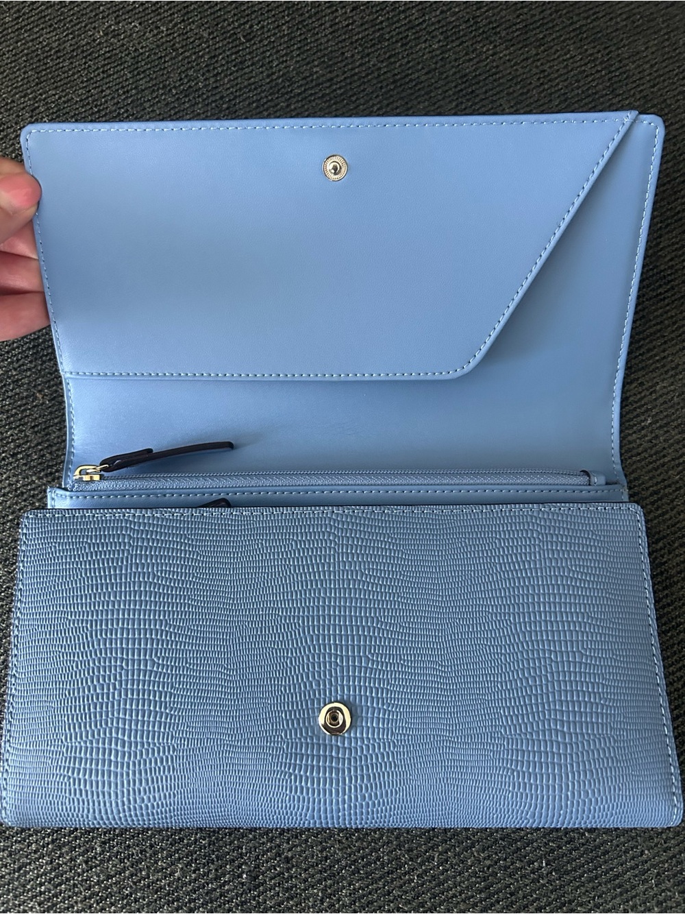 Kate Spade Bristol Blue Croc Embossed Clutch/Wallet - Picture 4 of 8